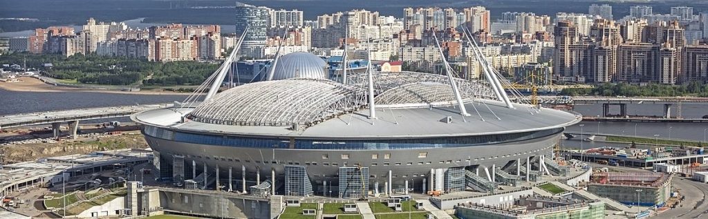 Une vue paranoïaque du stade Gazprom Arena en Russie