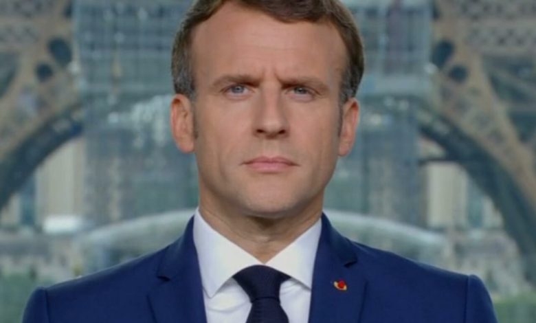 Macron avec visage grave