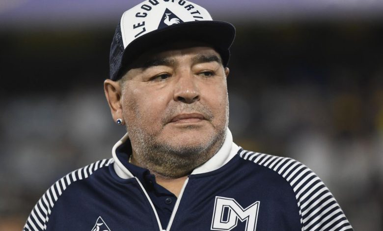 Le personnel de santé de Diégo Maradona accusé d'homicide par négligence