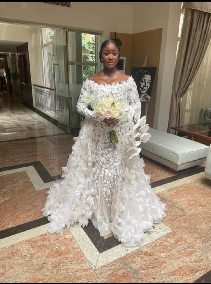 Edwina Nana Dokua Akufo-addo dans sa tenue de mariage