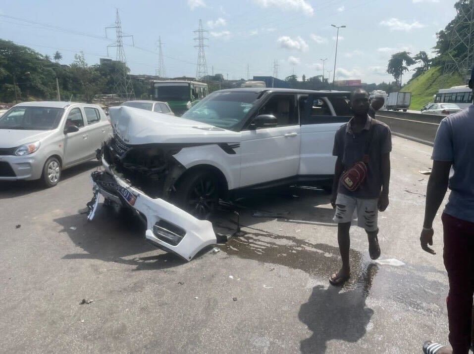 Les voitures de Kérozen detruites dans un accident de circulation de son retour de Yamoussoukro.