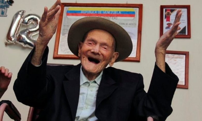 A 112 ans, il devient l'homme le plus âgé du monde