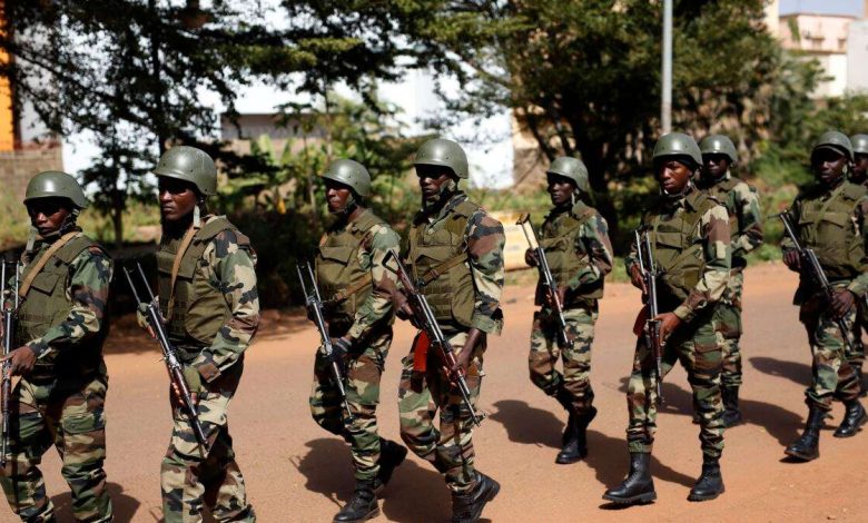 Les militaires maliens renforcent la sécurité autour de Bamako