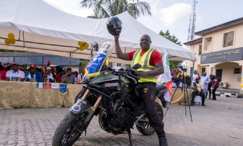 Le motard nigérian Kunle Adeyanju compte aller de Lagos en Israël