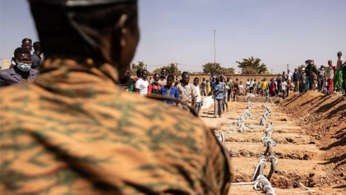 Huit civils ont été tués lundi à Koulpelogo dans l’est du Burkina Faso lors d’une attaque de terroristes présumés pendant un baptême.