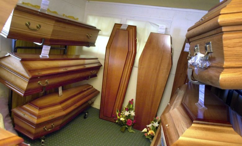 Images d'illustration de cercueils invendus