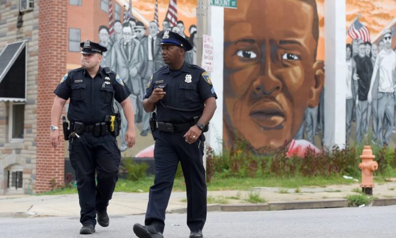 Jayland Walker, jeune afro-américain 25 ans a été tué d’une dizaine de balles par les policiers après une poursuite en voiture.