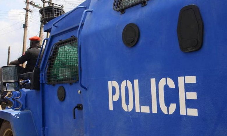 Un char de la police du Nigéria en alerte