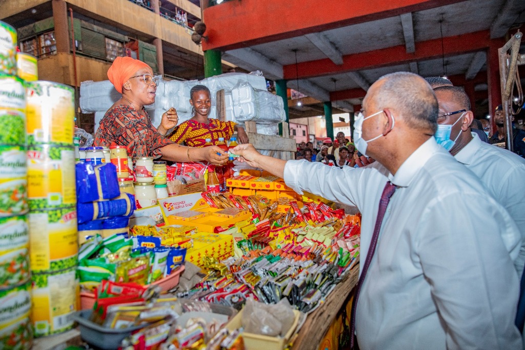 Cherté de la Vie, Visite du ministre Patrick Achi dans un marché en Côte d’Ivoire 