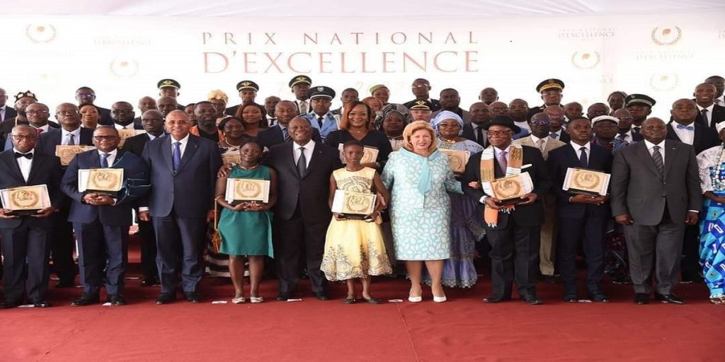 Prix National d’excellence 2022 : 84 lauréats distingués par le président Alassane Ouattara pour leurs mérites.