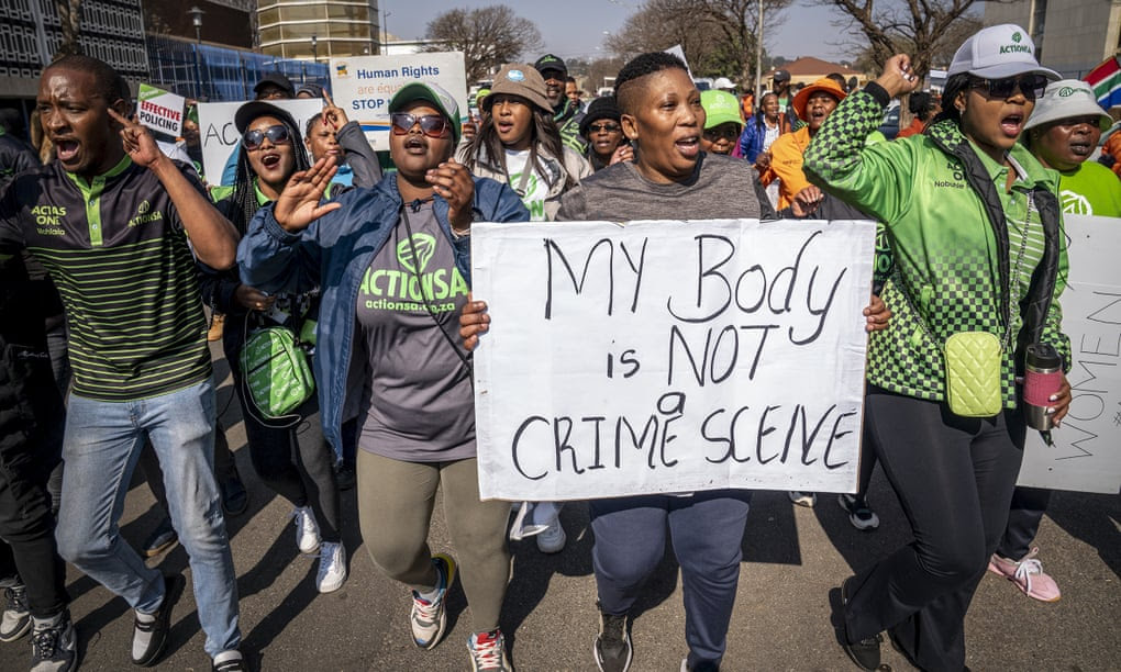 Vague de protestation en faveur des 8 femmes violées en Afrique du Sud.