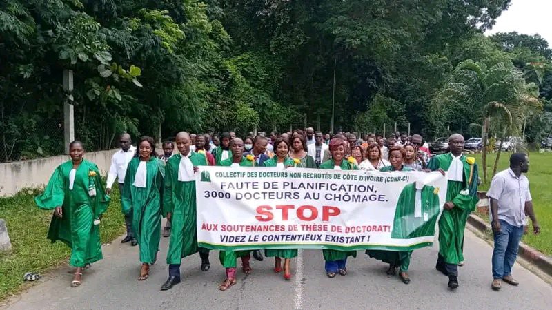 Marche verte du collectif des docteurs non-recrutés au sein de l'université Félix Houphouët Boigny de Cocody Abidjan 
