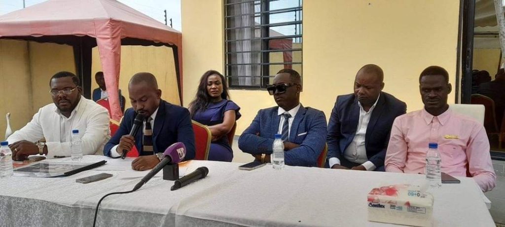 Après l'assaut de Safarel Obiang, Molare et ses partenaires ont enfin trouvé un accord pour la livraison des maisons dans un délai de 6 mois.