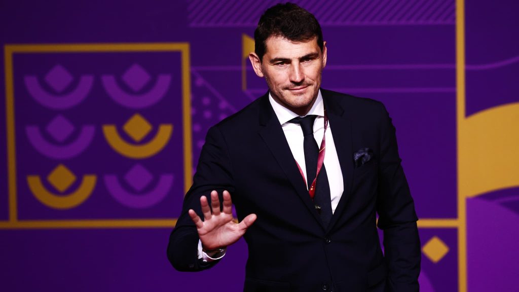 Iker Casillas gay ? : L’ex-portier du Real Madrid s’excuse après son faux coming out et risque…