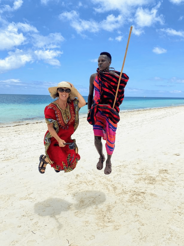 Deborah Babu et son mari Saitoty sur les plages de Zanzibar 