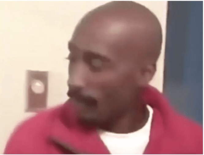 Capture d'écran de la vidéo du mec qui serait Tupac en Malaisie 