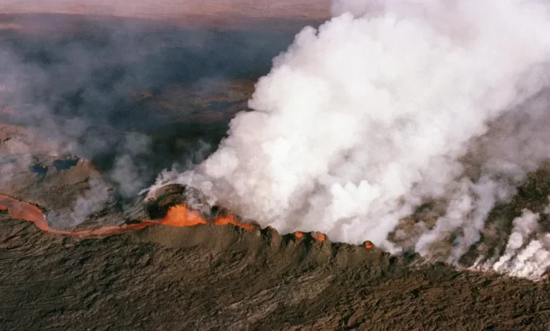 Le plus haut volcan actif du monde est entré en éruption à Hawaï