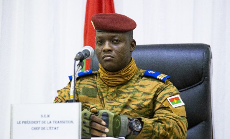 Ibrahim Traoré décide de conserver son salaire de Capitaine