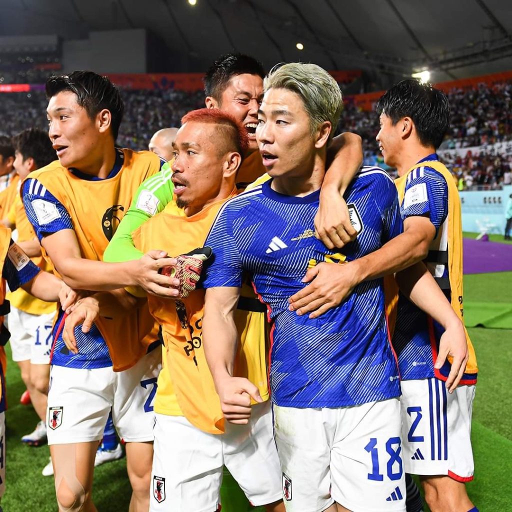 Pour ce premier match de poule de la coupe du monde 2022, le Japon s'est imposé 2-1 face à l'Allemagne. une victoire incroyable !!