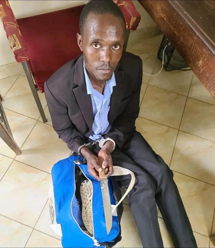 Nemwel Ondari, 32 ans kidnappe son beau-fils de 8 ans et demande une rançon de 260 000 F CFA à sa femme. Il se fera arrêter plus tard.