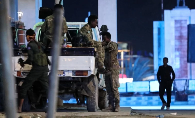 Au moins 8 civils tués dans un hôtel à Mogadiscio