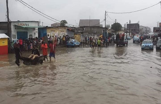 Une inondation a frappé la capitale de la République démocratique du Congo. Le gouvernement annonce trois jours de deuil national.
