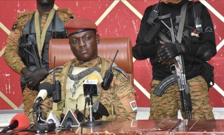 Le capitaine Ibrahim Traoré déjoue une tentative de putsch au Burkina Faso