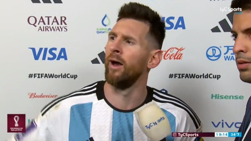 Lionel Messi lors de la prononciation du Qué miras bobo contre un joueur hollandais 