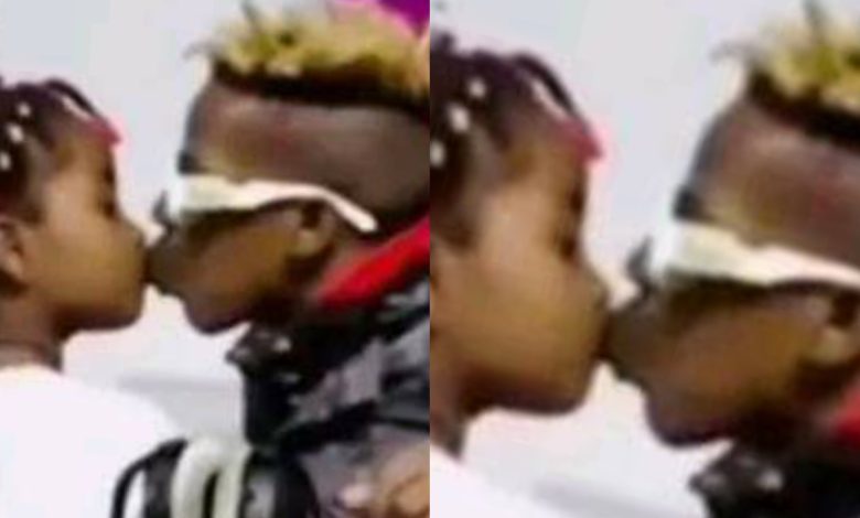 Invité sur le plateau de Trave à l'émission accusez levez-vous, dj congélateur a embrassé une petite fille, choquant les internautes.