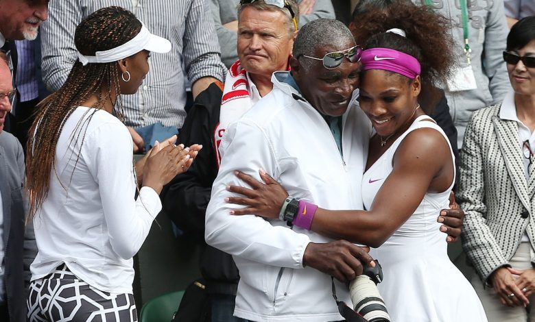 Richard Williams en compagnie de ses filles Serena et Venus Williams