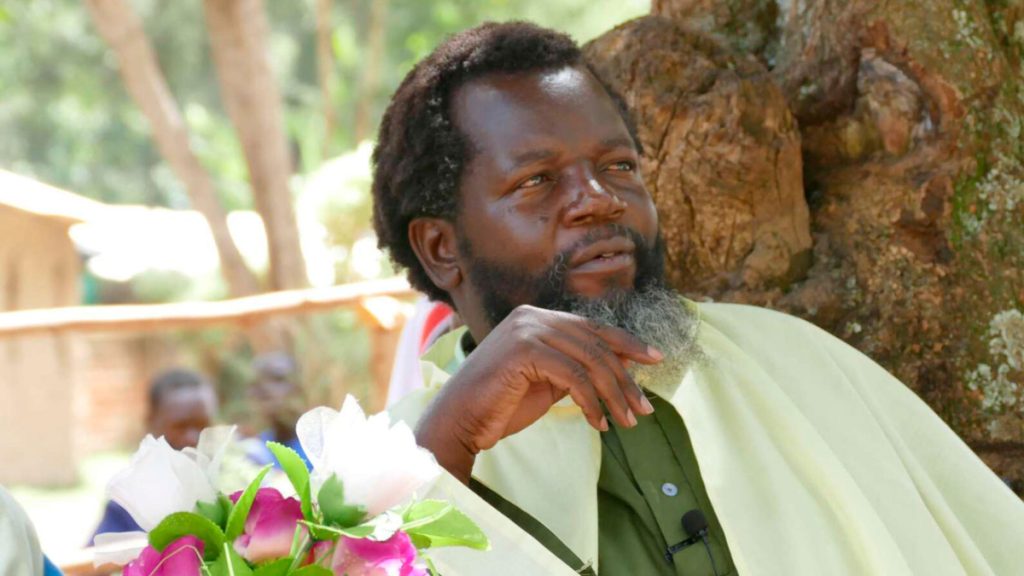 Eliud Simiyu, un Jésus autoproclamé du Kenya criant pour sa mort après avoir entendu des rumeurs sur sa crucifixion pour pâque.