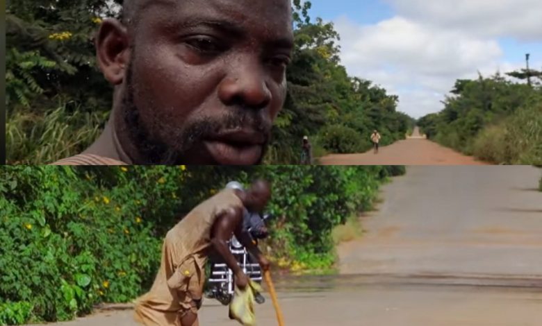 Victime d'accident, Abou se porte volontaire pour réparer l'état des routes de l'intérieur de la Côte d'Ivoire. Son histoire est émouvante...