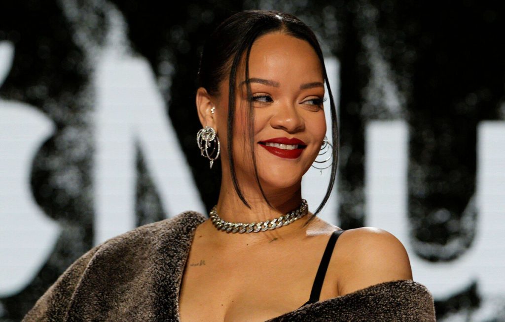 Presque un an après sa naissance, Rihanna dévoile enfin le nom de son bébé. Un choix qui fait un clin d'oeil à une personnalité surprenante.