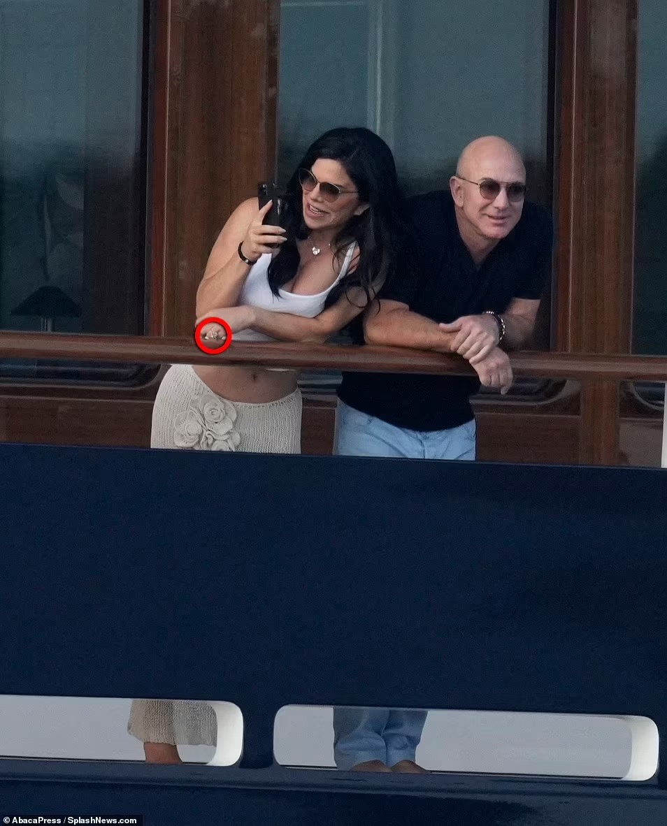 La journaliste Lauren Sanchez s'est récemment fiancée avec le troisième homme le plus riche du monde Jeff Bezos.