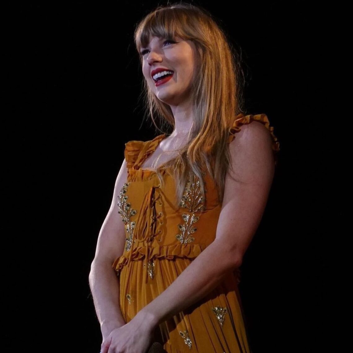 Le pire a été évité de justesse, l'artiste américaine Taylor Swift s'étouffe sur scène après avoir avalé un insecte errant.
