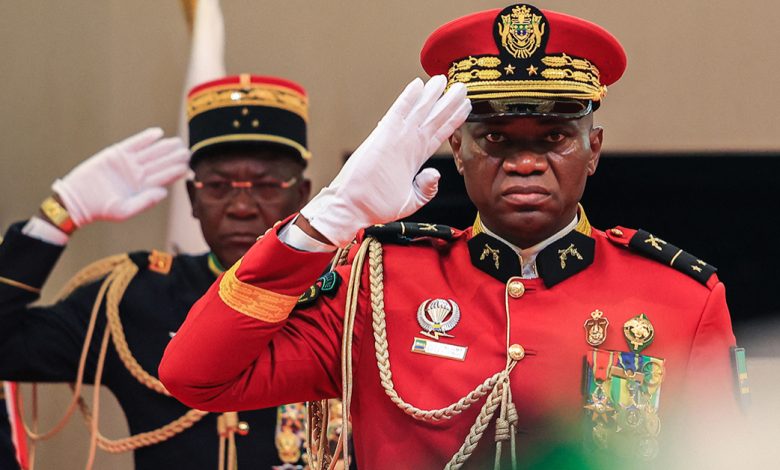 Le Général Brice Clotaire Oligui Nguema durant son investiture à la tête du Gabon des suites du Coup d'État orchestré en août 2023